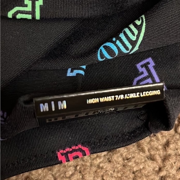 PINK Ultimate High Waist Ankle Legging and bra - Picture 2 of 2